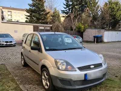 Gebraucht Ford Fiesta 69 PS (50 kW) 2005 Grau Kleinwagen