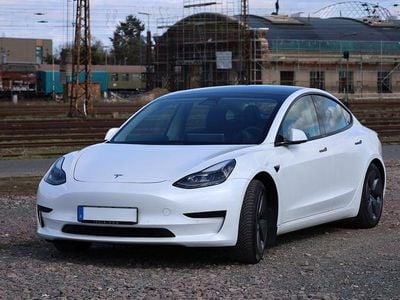 Gebraucht Tesla Model 3 Standard Range 208 kW (283 PS) 2021 Weiß Limousine