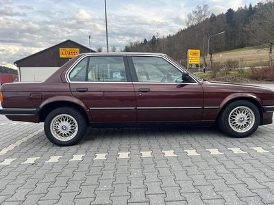 Gebraucht BMW 318 103 PS (75 kW) 1987 Rot Limousine