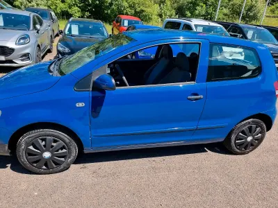 Gebraucht VW Fox 54 PS (39 kW) 2009 Blau Kleinwagen