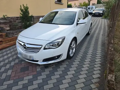 Gebraucht Opel Insignia 163 PS (119 kW) 2014 Weiß Limousine