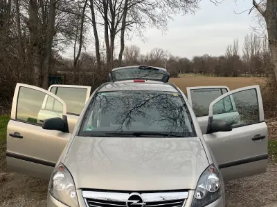 Gebraucht Opel Zafira 116 PS (85 kW) 2009 Andere farben Van / Kleinbus