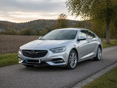 Gebraucht Opel Insignia Business Edition 170 PS (125 kW) 2017 Silber Limousine