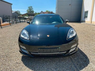 Porsche Panamera 4