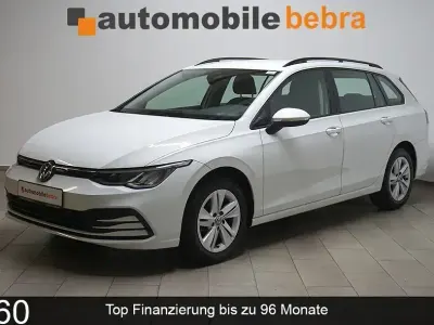 Gebraucht VW Golf VIII Life 150 PS (110 kW) 2022 Pure white Kombi
