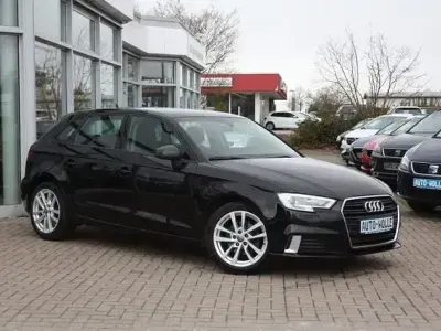 Używany Audi A3 Sport 116 KM (85 kW) 2018 Czarny Sedan/Limuzyna