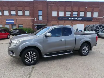 Gebraucht Nissan Navara 360º 163 PS (119 kW) 2015 Silber Pickup