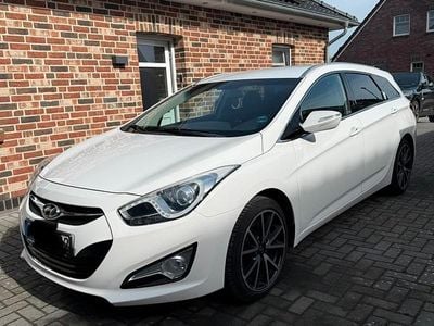 Gebraucht Hyundai i40 Classic 135 PS (99 kW) 2014 Weiß Kombi