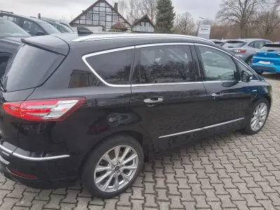 Gebraucht Ford S-MAX Vignale 190 PS (139 kW) 2022 Schwarz Van / Kleinbus