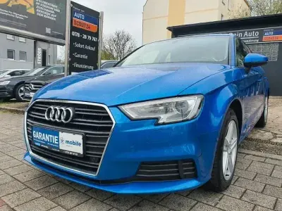 Gebraucht Audi A3 Sport 125 PS (91 kW) 2017 Blau Limousine