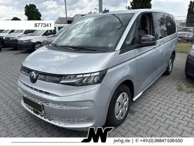 Gebraucht VW Multivan 150 PS (110 kW) 2024 Reflexsilber metallic Van / Kleinbus