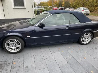 Gebraucht BMW 323 Cabriolet 170 PS (125 kW) 2000 Blau Cabrio