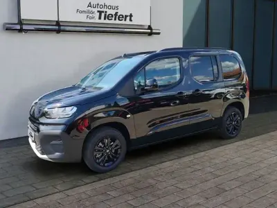 Neu Fiat Qubo Icon 131 PS (96 kW) 2026 Schwarz Van / Kleinbus