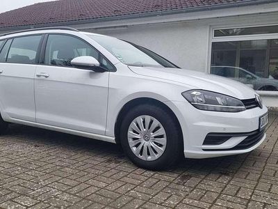 Gebraucht VW Golf VII Trendline 116 PS (85 kW) 2019 Pure white Kombi