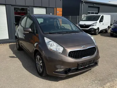 Begagnad Kia Venga 128 HK (94 kW) 2016 Beige Halvkombi