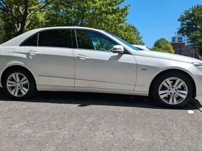 Gebraucht Mercedes E350 Avantgarde 265 PS (194 kW) 2010 Weiß Limousine