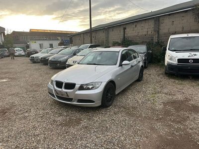 gebraucht BMW 320 i Limousine