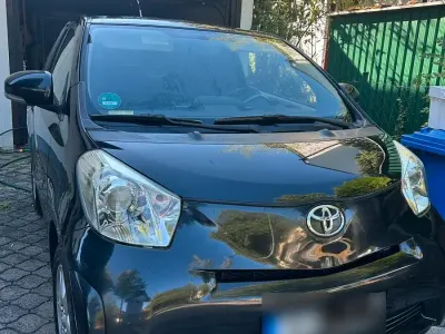 Gebraucht Toyota iQ 50 PS (36 kW) 2009 Schwarz Kleinwagen