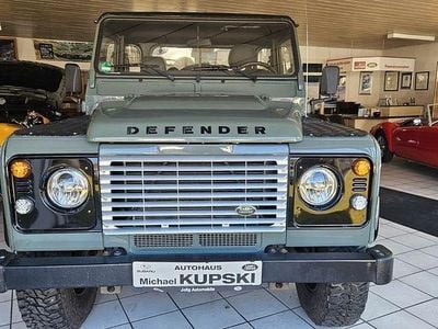 Gebraucht Land Rover Defender 122 PS (89 kW) 2009 Grün Pickup