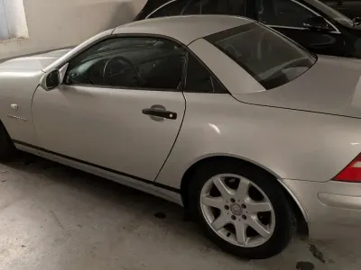 Gebraucht Mercedes SLK230 193 PS (141 kW) 1999 Silber Cabrio