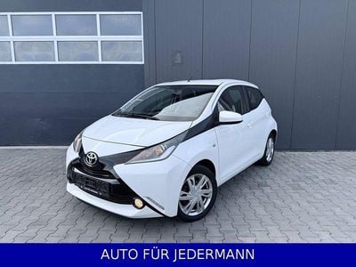 Gebraucht Toyota Aygo X-play 69 PS (50 kW) 2018 Solid white Kleinwagen