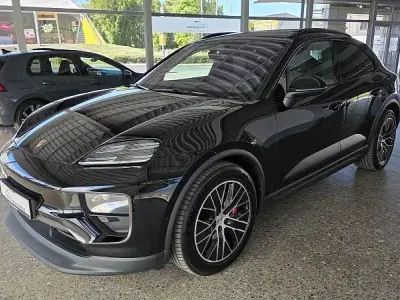 Second-hand Porsche Macan 380 kW (517 CP) 2025 Negru SUV