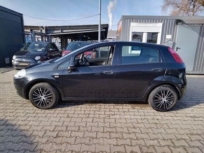 Second-hand Fiat Grande Punto Basis 69 CP (50 kW) 2012 Negru Hatchback