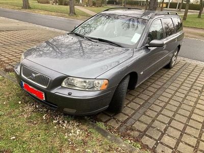 Second-hand Volvo V70 140 CP (102 kW) 2005 Negru Break
