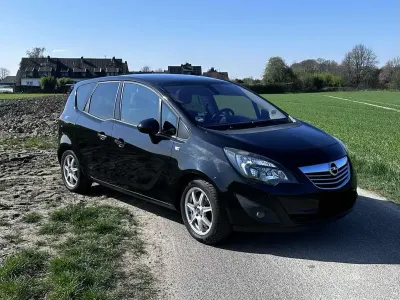 Gebraucht Opel Meriva Edition 101 PS (74 kW) 2010 Van / Kleinbus
