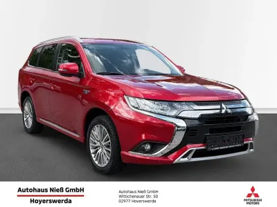 Gebraucht Mitsubishi Outlander P-HEV 224 PS (164 kW) 2021 Rot SUV