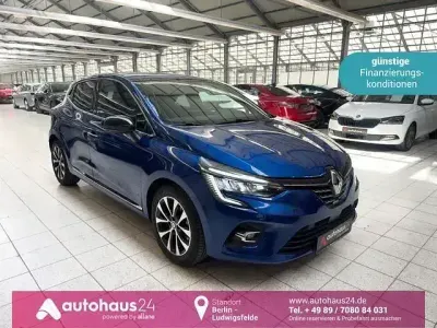 Gebraucht Renault Clio V Techno 140 PS (102 kW) 2022 Blau Limousine