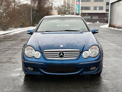 Gebraucht Mercedes 180 143 PS (105 kW) 2004 Blau Limousine