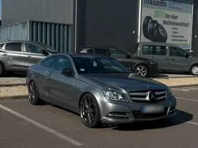 Gebraucht Mercedes C220 170 PS (125 kW) 2012 Grau Coupé