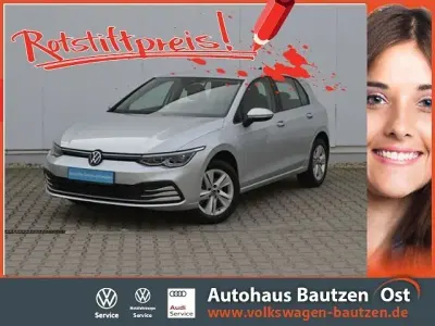 Gebraucht VW Golf VIII Life 131 PS (96 kW) 2023 Silber Limousine