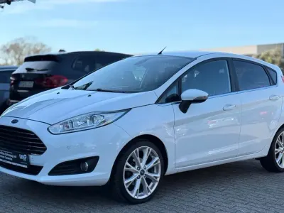 Second-hand Ford Fiesta Titanium 101 CP (74 kW) 2014 Alb Hatchback