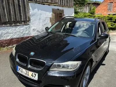 Gebraucht BMW 318 143 PS (105 kW) 2010 Schwarz Kombi