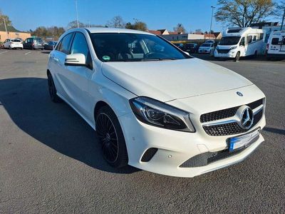 Usata Mercedes A180 Style 122 CV (89 kW) 2016 Bianco Berlina