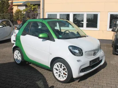 Gebraucht Smart ForTwo Cabrio 60 kW (82 PS) 2017 Grün Cabrio