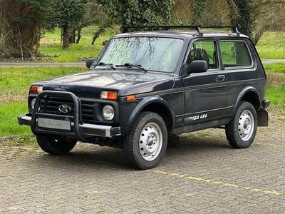 Gebraucht Lada Taiga 83 PS (61 kW) 2017 Grün SUV