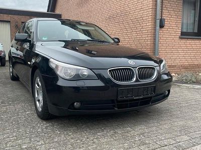 Gebraucht BMW 523 177 PS (130 kW) 2006 Schwarz Kombi