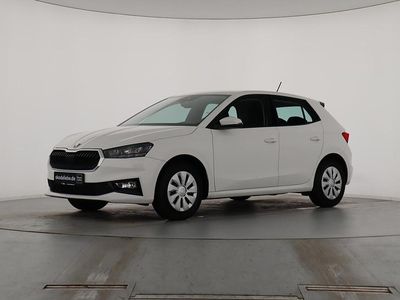 Candyweiss Gebraucht 2024 Skoda Fabia Essence Kleinwagen | 15.844 € (Fairer Preis)