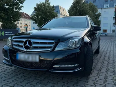Gebraucht Mercedes C220 170 PS (125 kW) 2011 Schwarz Kombi