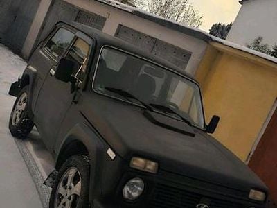 Gebraucht Lada niva 83 PS (61 kW) 2014 Schwarz SUV