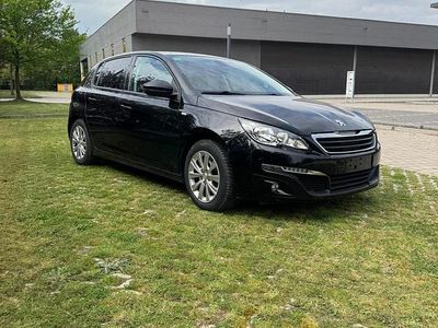 Gebraucht Peugeot 308 Style 110 PS (80 kW) 2017 Schwarz Limousine