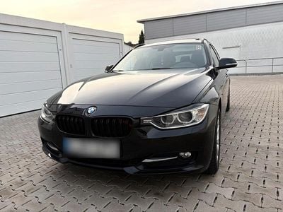Gebraucht BMW 320 Sport Line 184 PS (135 kW) 2013 Schwarz Kombi
