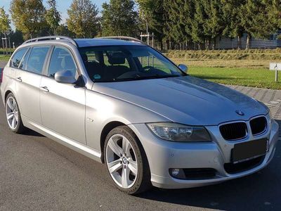 gebraucht BMW 320 d touring - PANORAMAdach, Navi, metallic