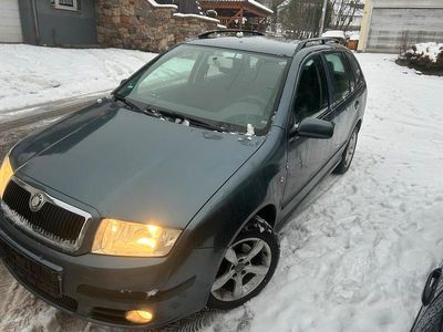 Grau Gebraucht 2006 Skoda Fabia Kombi | 1.490 € (Etwas zu teuer)
