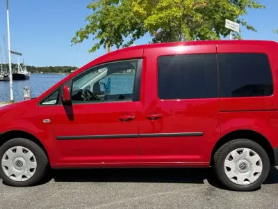 Gebraucht VW Caddy Trendline 102 PS (75 kW) 2015 Rot Van / Kleinbus