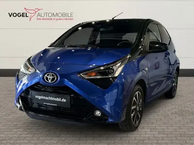 Używany Toyota Aygo 72 KM (52 kW) 2021 Niebieski Hatchback