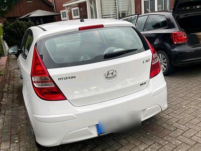 Weiß Gebraucht 2010 Hyundai i30 Kleinwagen | 4.400 € (Fairer Preis)
